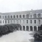 Cour d'honneur dans les années 1930