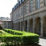 Cour d'honneur - Administration